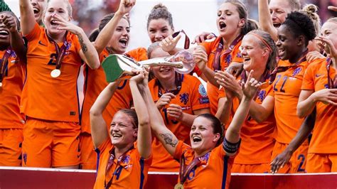 1,658 likes · 11 talking about this. Oranje vrouwen Europees Kampioen voetbal: 'Hoe vet is dat ...