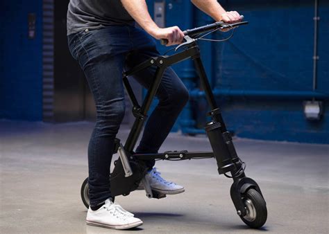 A Bike Electric Features Rechargeable Motor