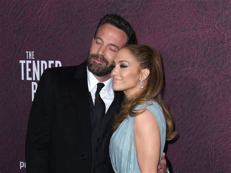 Jennifer Lopez Ben Affleck Pack On Pda
