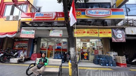 Bupati Karanganyar Ancam Tutup Semua Alfamart dan Indomaret