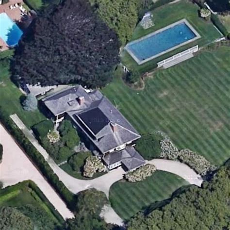 Jon Bon Jovis House Located In The Hamptons In New York Bon Jovi