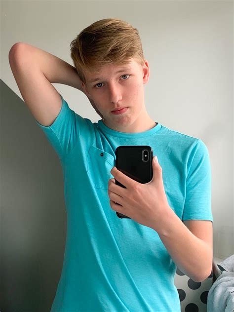 Hi Guys First Time Posting Here 16m R Gaybrosgonemild