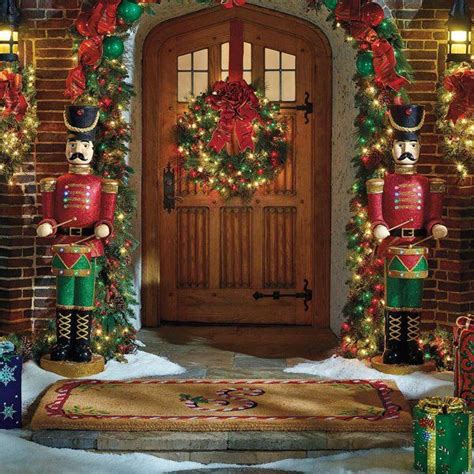 50 Fabulous Outdoor Christmas Decorations For A Winter