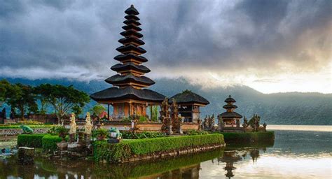 7 Pura Terbesar Dan Terindah Di Bali Yang Wajib Dikunjungi