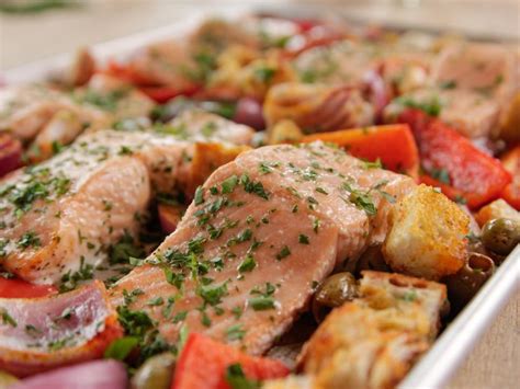 Bake for 20 to 25 minutes, or until chicken is done. The Pioneer Woman's Easiest Sheet Pan Suppers | The ...