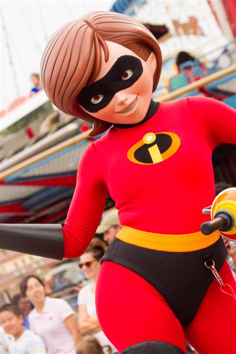 Pixar Play Parade In 2021 Mrs Incredible The Incredibles The