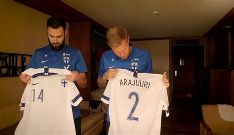 Bestelle dein finnland fußball trikot noch heute und personalisiere es mir deinem eigenen namen und eigener nummer oder mit deinem. Nike Finnland 2018 Heimtrikot veröffentlicht ...