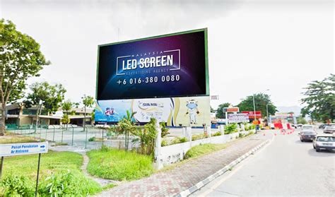 Velg blant mange lignende scener. Jalan Sultan Iskandar, Ipoh, Perak LED Screen Advertising