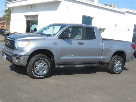 2011 Toyota Tundra 4x4 Grade 4dr Double Cab Pickup Sb 57l V8 In