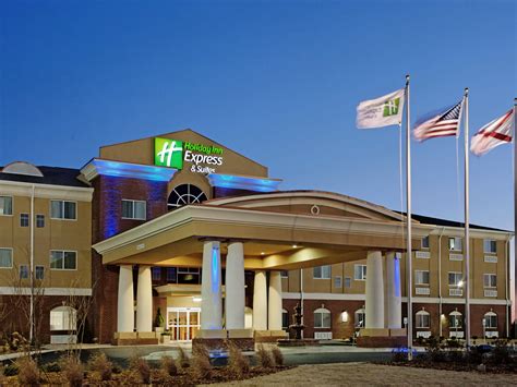 Hotel in Florence, Alabama | Holiday Inn Express & Suites Florence