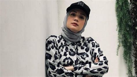 Arya saloka & putri anne. Pakai Topi Arya Saloka, Putri Anne Banjir Pujian Netizen ...