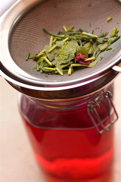 Cool Off With Hibiscus And Mint Tea This Delicious And Refreshing