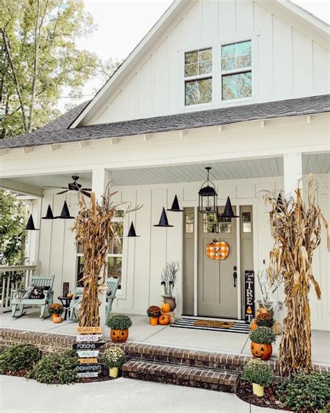 70 Ideas For Spooky Halloween Porch Decorations Hgtv