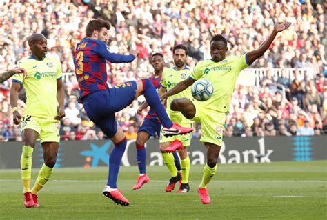 Getafe cf will need to be alert as they defend a dangerous free kick from fc barcelona. Barcelona vs Getafe Live Stream, Betting, TV & Preview