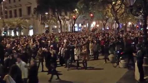 Női tüntetés kezdődött minszkben, akcióba léptek a rendőrök. Netadó elleni tüntetés felfüggesztve? - YouTube