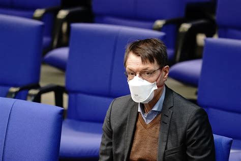 Sie ist vor allem vom fach und spricht die wahrheit. Karl Lauterbach: Wegen Propaganda und Panikmache ...