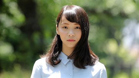 Sieben monate war sie inhaftiert, nun ist die hongkonger aktivistin agnes chow aus dem gefängnis. Hong Kong's Agnes Chow defies travel ban in Skype appeal ...