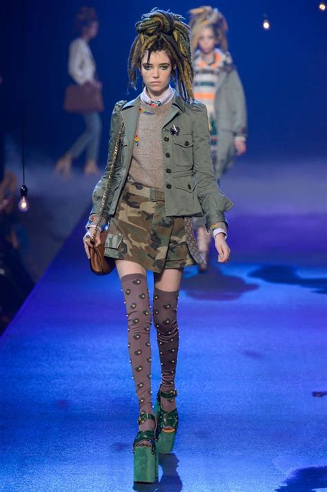 Marc Jacobs Dreamed Up A Wild Runway Show — And Every Supermodel Came