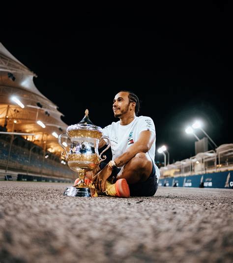 May 22, 2021 · ein lachendes, ein weinendes auge bei mercedes. Lewis Hamilton on Instagram: "P1 🏆"