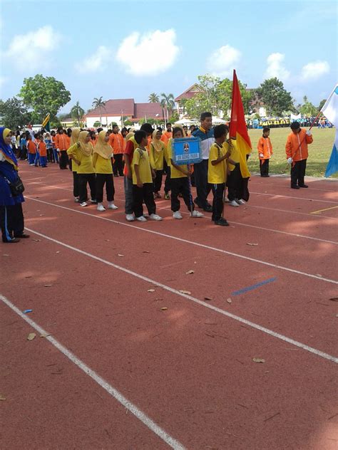 Persatuan bahasa melayu telah mengadakan lawatan ke karnival pendidikan 2012 peringkat negeri melaka yang diadakan di mitc , ayer keroh. Kelab Olahraga Sekolah Rendah - Perokok p