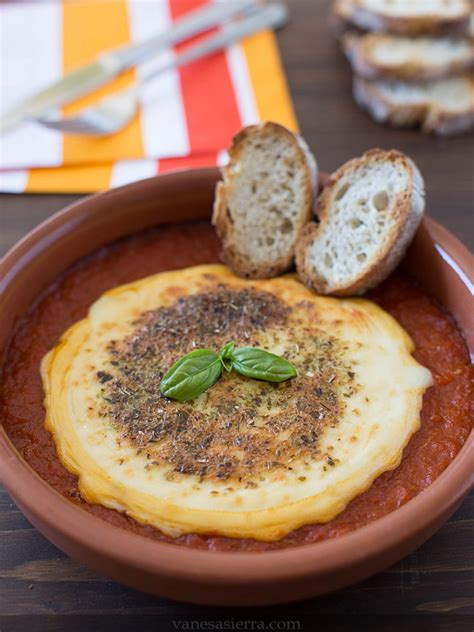 Provoleta Con Salsa De Tomate Casera Vanesa Sierra Vanesasierra