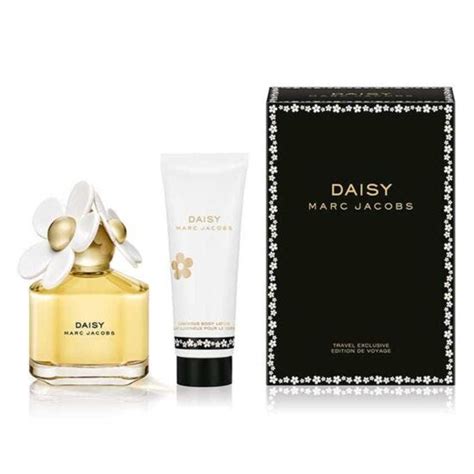 Marc Jacobs Daisy Gift Set Ml Edt S Ml Body Lotion Robert Dyas