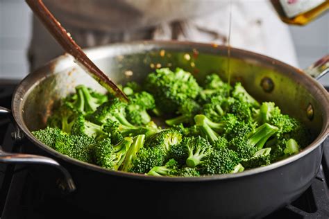 Easy Simple Sautéed Garlic Broccoli Recipe — The Mom 100