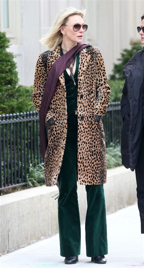 Five years, eight months, 12 days.and counting. Sandra Bullock & Cate Blanchett - Oceans 8 Filmset in New ...