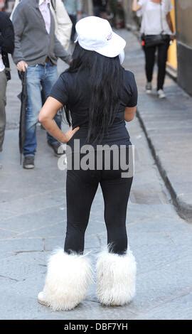 Nicole Snooki Polizzi Does My Bum Look Big In This The Girls From Jersey Shore Show Off