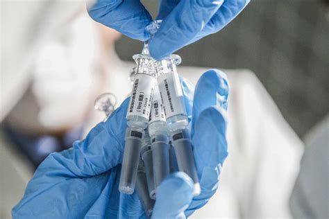 .unternehmen, sinovac biotech, hat hoffnung auf seinen inaktivierten impfstoff mit dem namen coronavac gesetzt und gesagt, dass er sich seiner wirksamkeit zu 99 prozent sicher sei. Vier chinesische COVID-19-Impfstoffe in klinischen Phase-3 ...