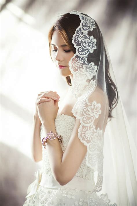 Um mein hochzeitskleid für die bevorstehende hochzeit meines bruders wechseln zu lassen. Hochzeitskleid | Änderungsschneiderei Inna Usatschowa