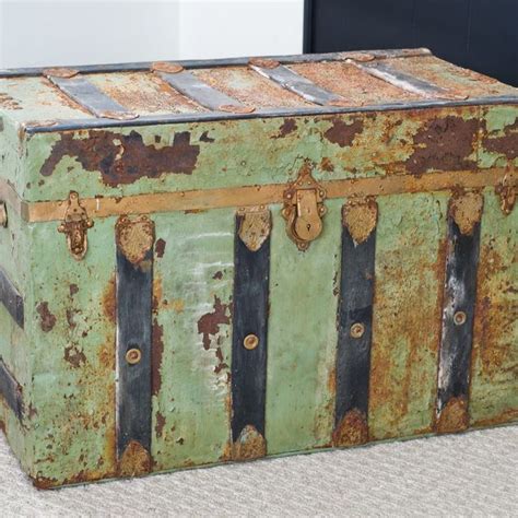 Do It Yourself Trunk Refinishing Metal Trunks Trunks And Chests Old