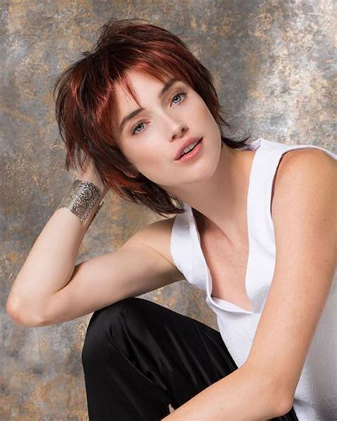 Short layered bob hairstyles with a modern feel. Trendy short hairstyles for thick hair 2019-2020 - Women's ...