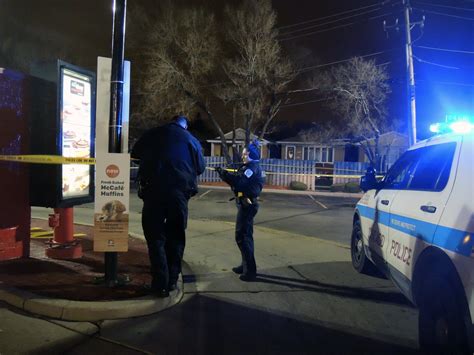 2 Men Shot In Middle Of Ordering At Mcdonalds Drive Thru Chicago Tribune