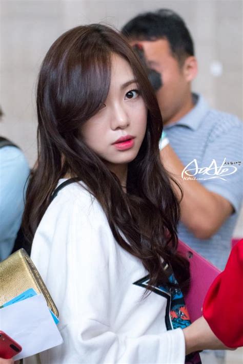 Aoa 출신 민아(권민아)가 팬들이 모여있는 고독방(단톡방)에서 같은 팀 멤버였던 설현 인성을 언급했다. 공백기AOA권민아 - 걸그룹 갤러리 - 에펨코리아