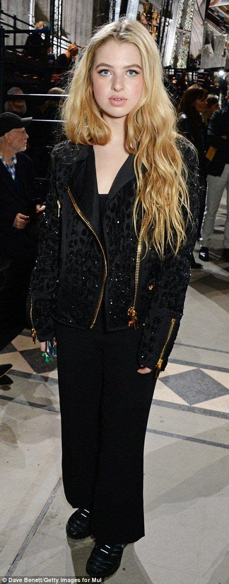 Anaïs Gallagher Proves Shes A Fashionista At London Fashion Week