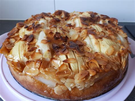 Dann die butter im schlagobers zum schmelzen bringen und etwas abkühlen lassen. Apfel - Birnen Kuchen Florentiner Art von Skye | Chefkoch