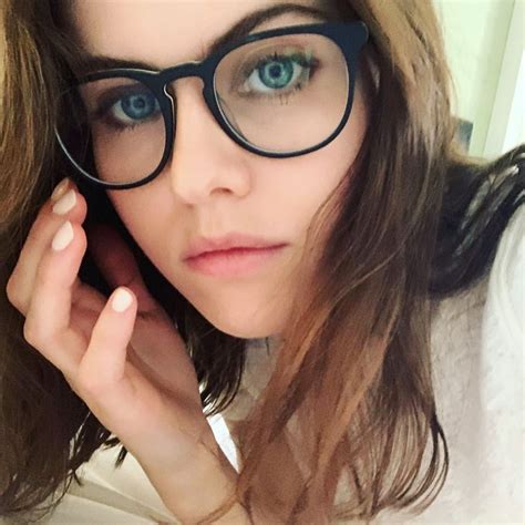 Alexandra Daddario Instagram 60 фото