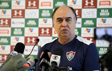 flumiˈnẽsi ˈfutʃibow klɐb), known simply as fluminense, is a brazilian sports club best known for its professional football team that competes in. Marcelo Oliveira valoriza empate do Fluminense no fim, mas ...