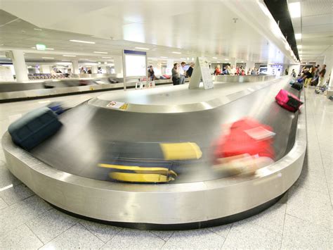 Be airsick vi + adj. Info pratique : comment avoir sa valise en premier sur le tapis ? | Air Journal