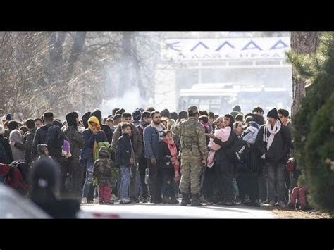 Yayladağı sınır kapısı ve gümrüğü türkiye'nin suriye'ye açılan kara kapılarındandır. Yunanistan ve Türkiye sınır kapısı - YouTube