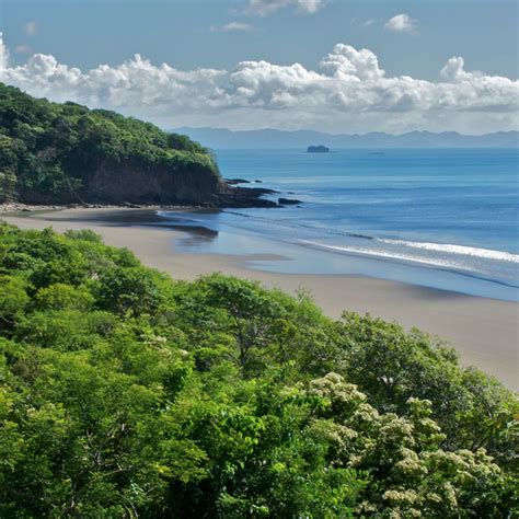 It is the largest nation in the isthmus, but also the least densely populated with a demographic similar in size to its smaller neighbors. Nicaragua Trips | Free & Easy Traveler