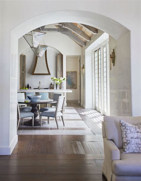 We did not find results for: Living room with lots of window light. in 2020 (With ...