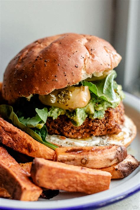 Découvrez l'une de ses déclinaisons salée et végétarienne : Recette Galette Végétarienne Pour Burger - meilleure ...