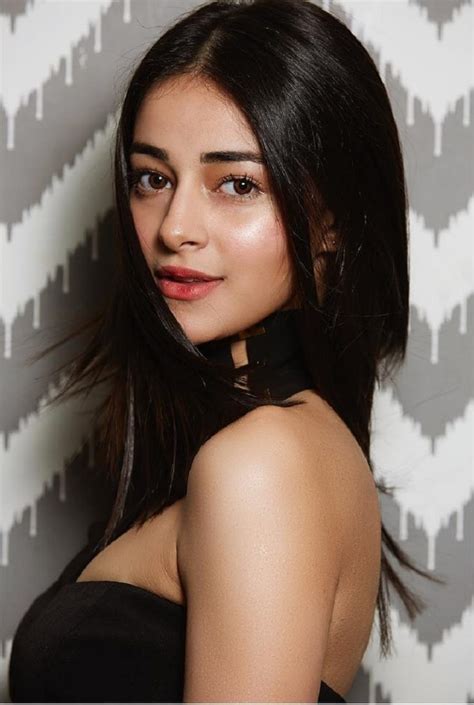 Ananya Pandey Photos Hot Sexy Bikini Pictures Hd Wallpapers And