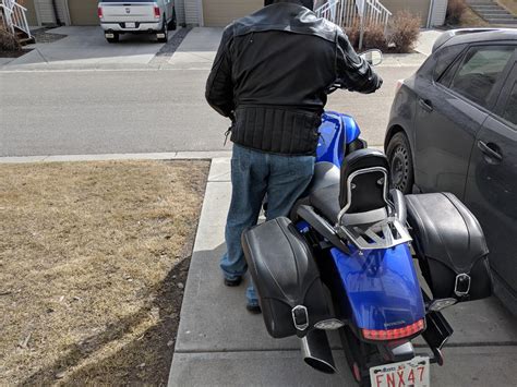 It could make all the difference if you fall off of your bike. Mounting/Dismounting a Motorcycle: How to Get On & Off ...