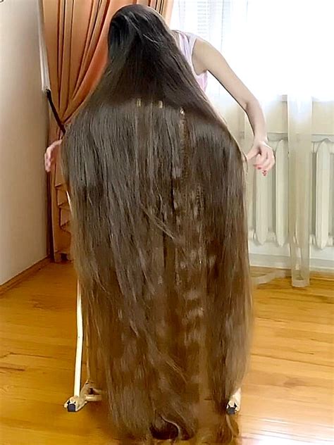 To get the best outcome, you must know the exact hair length when getting a haircut or purchasing a weave or hair extensions. VIDEO - Soft and silky floor length hair covering ...