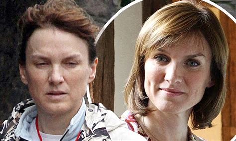 Fiona Bruce Makes A Brave Make Up Free Choice Daily Mail Online