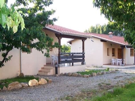 En total son 12 apartamentos con una capacidad de 2 personas, 4 personas, siendo el número total de plazas 45. Casas Rurales Fuente del Aliso - Hervas (Cáceres)
