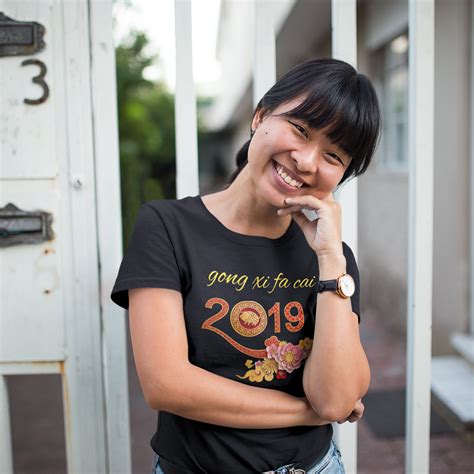 The difference is the language in which it's spoken. Gong Xi Fa Cai 2019 T-Shirt Unisex - TeeMagix